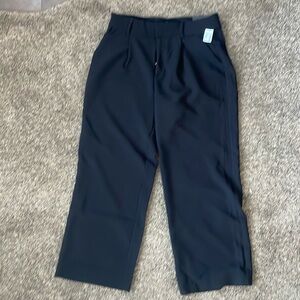 Maurice’s size 8 high rise crop trousers